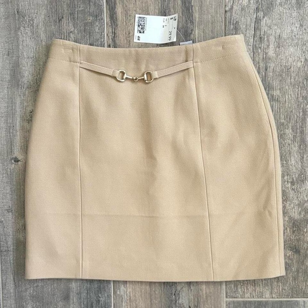 H&M Beige Pencil Skirt with Gold Accent